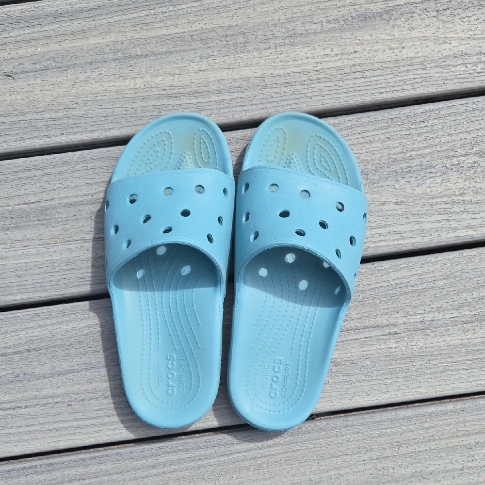 Crocs Light Blue Men's 9 Women's Sz 11 Good To Excellent Condition Classic Slide